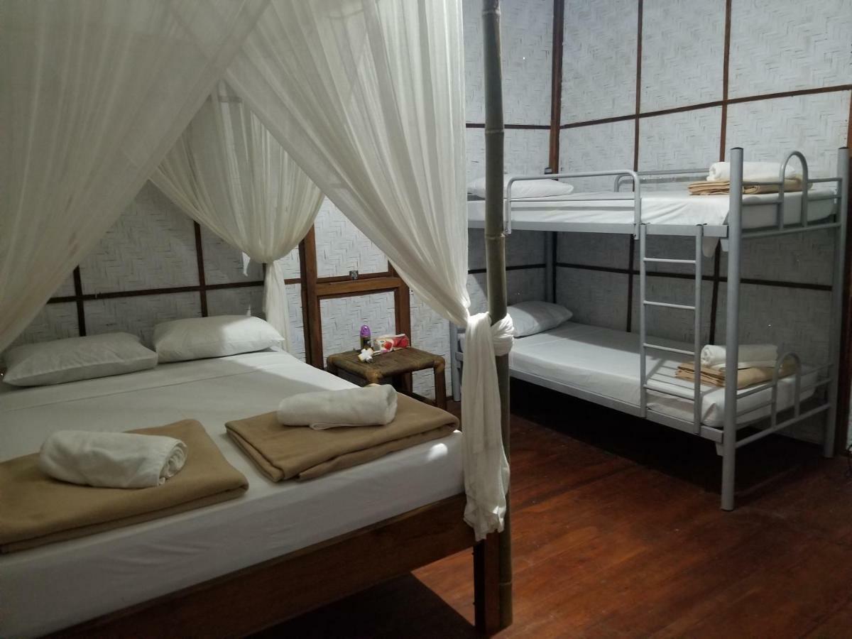 Hotel Mojosurf Camp Red Island Pasanggaran Esterno foto